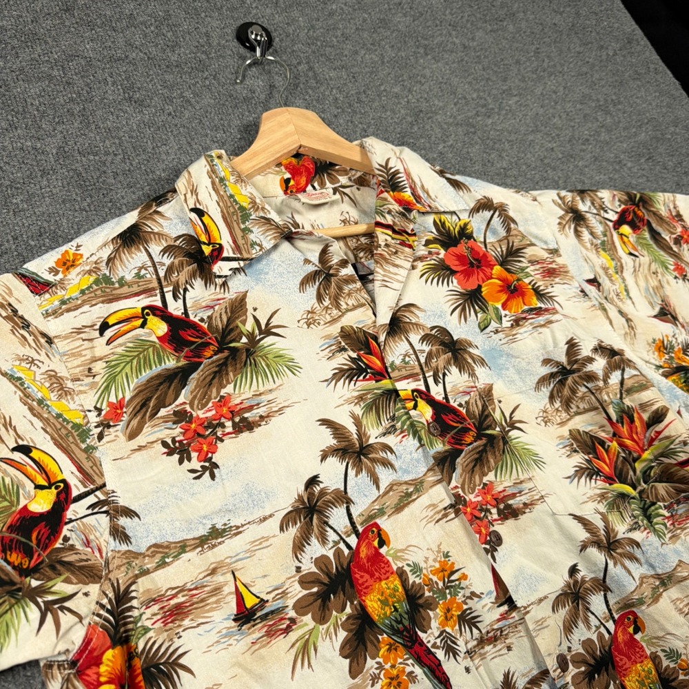 Go Barefoot Hawaiian Shirt Mens Large Cream Tropical Parrot Toucan Cotton USA